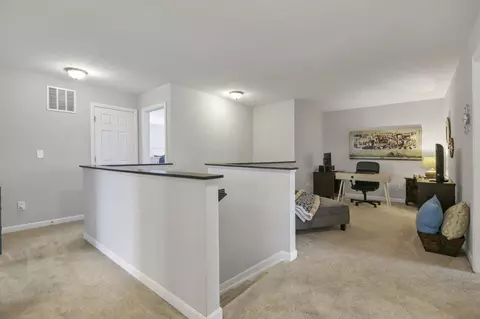 Entry Way - 4938 Farview Rd, Columbus, OH 43231 photo 10 of 11