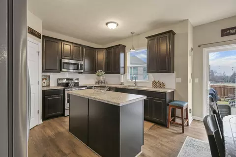 Kitchen - 4938 Farview Rd, Columbus, OH 43231 photo 5 of 6