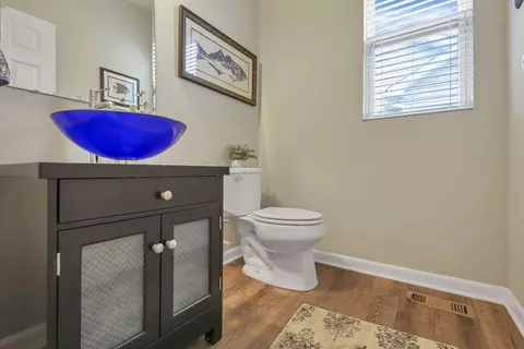Bath - 4938 Farview Rd, Columbus, OH 43231 photo 1 of 8