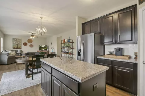Kitchen - 4938 Farview Rd, Columbus, OH 43231 photo 2 of 6