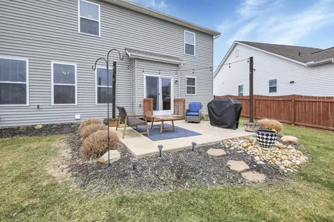 Exterior - 4938 Farview Rd, Columbus, OH 43231 photo 6 of 11