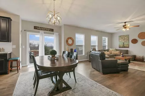 Dining - 4938 Farview Rd, Columbus, OH 43231 photo 2 of 4