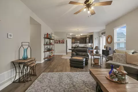 Entry Way - 4938 Farview Rd, Columbus, OH 43231 photo 3 of 11