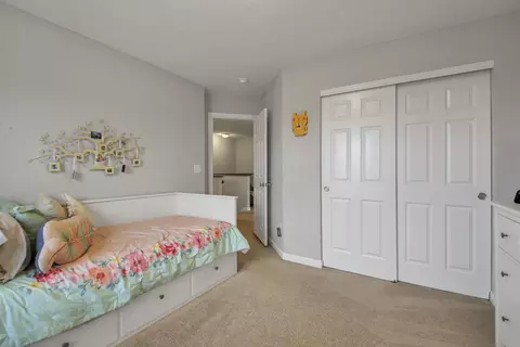 Bedroom - 4938 Farview Rd, Columbus, OH 43231 photo 5 of 14