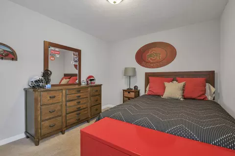 Bedroom - 4938 Farview Rd, Columbus, OH 43231 photo 3 of 14
