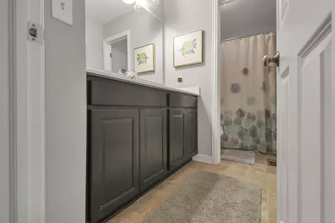Bath - 4938 Farview Rd, Columbus, OH 43231 photo 7 of 8