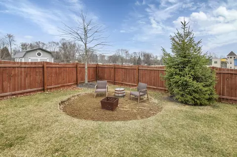 Exterior - 4938 Farview Rd, Columbus, OH 43231 photo 7 of 11