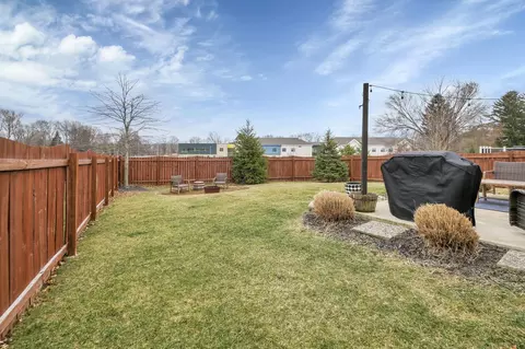 Exterior - 4938 Farview Rd, Columbus, OH 43231 photo 8 of 11