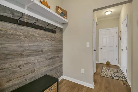 Entry Way - 4938 Farview Rd, Columbus, OH 43231 photo 6 of 11