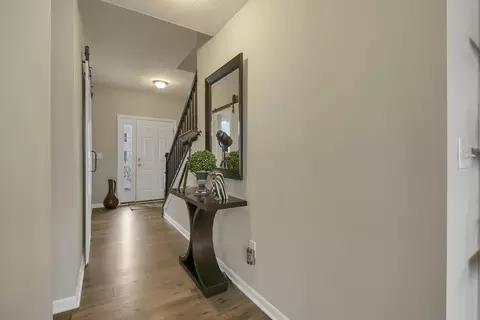 Entry Way - 4938 Farview Rd, Columbus, OH 43231 photo 2 of 11