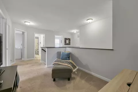 Entry Way - 4938 Farview Rd, Columbus, OH 43231 photo 8 of 11