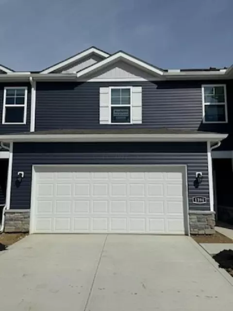 1394 Marinelli Dr W, Columbus, OH 43228