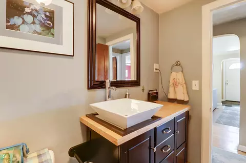 Bath - 280 W Angle Ave, Logan, OH 43138 photo 3 of 4