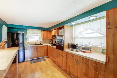 Kitchen - 280 W Angle Ave, Logan, OH 43138 photo 1 of 4