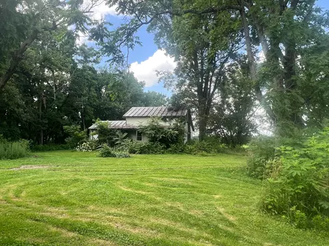 6527 Ridge Rd, Fredericktown, OH 43019