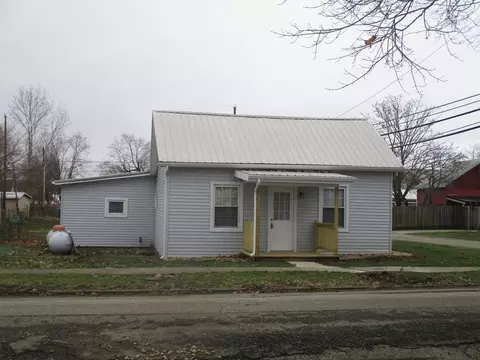 37 Church St, Frankfort, OH 45628