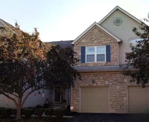 2633 Rustling Oak Blvd, Hilliard, OH 43026