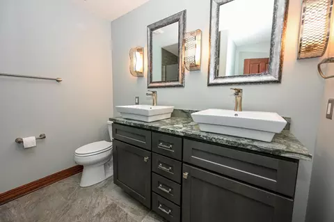 Bath - 5850 Stevens Dr, Orient, OH 43146 photo 3 of 5