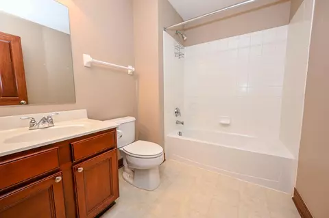 Bath - 5850 Stevens Dr, Orient, OH 43146 photo 5 of 5