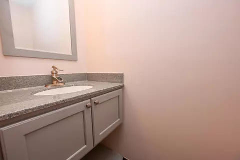 Bath - 5850 Stevens Dr, Orient, OH 43146 photo 1 of 5