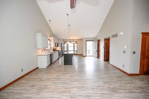 Kitchen - 5850 Stevens Dr, Orient, OH 43146 photo 12 of 18