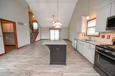 Kitchen - 5850 Stevens Dr, Orient, OH 43146 photo 2 of 18
