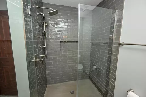 Bath - 5850 Stevens Dr, Orient, OH 43146 photo 2 of 5