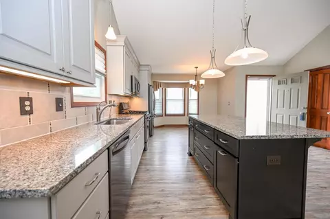 Kitchen - 5850 Stevens Dr, Orient, OH 43146 photo 7 of 18