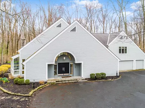 5622 Clark State Rd, Columbus, OH 43230