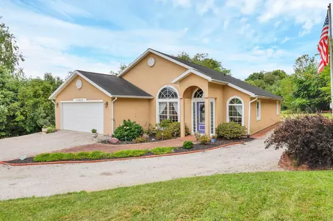 13503 Magers Rd, Howard, OH 43028