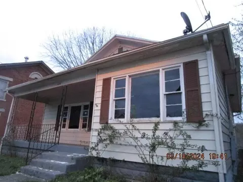 624 S 2nd Ave, Middleport, OH 45760