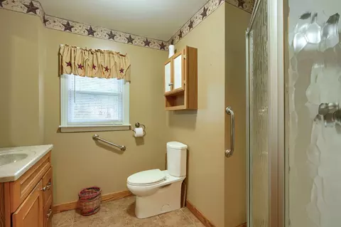 Bath - 3664 Four Mile Rd, Jackson, OH 45640 photo 2 of 3