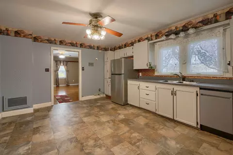 Kitchen - 3664 Four Mile Rd, Jackson, OH 45640 photo 1 of 4