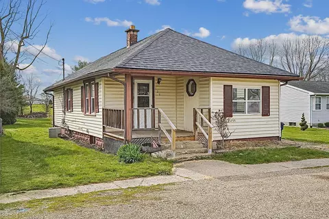 125 N 8th St, Hebron, OH 43025