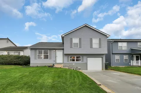 2736 Raphael Dr, Columbus, OH 43232
