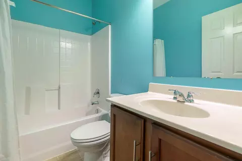 Bath - 6360 Chetti Dr, Columbus, OH 43213 photo 6 of 6