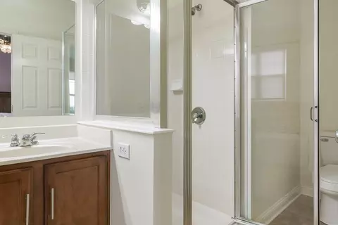 Bath - 6360 Chetti Dr, Columbus, OH 43213 photo 5 of 6