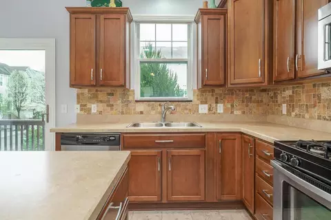 Kitchen - 6360 Chetti Dr, Columbus, OH 43213 photo 3 of 3