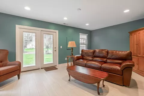Living - 6360 Chetti Dr, Columbus, OH 43213 photo 4 of 4