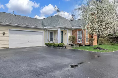 96 Orchard Oak Dr, Blacklick, OH 43004
