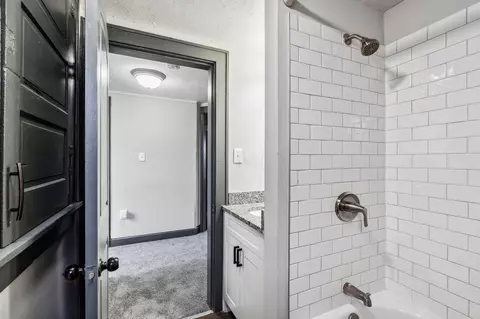 Bath - 808 E 4th Ave, Columbus, OH 43201 photo 2 of 3