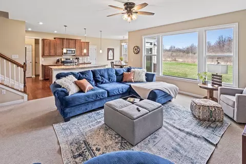 Living - 2176 Nelson Ln, Delaware, OH 43015 photo 2 of 6
