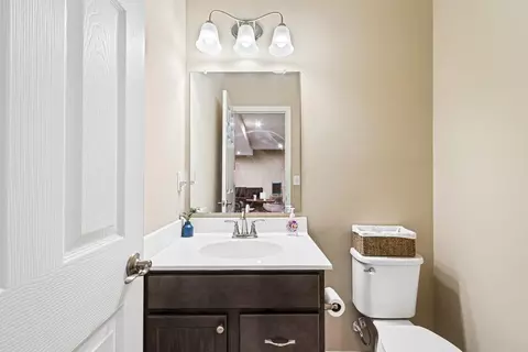 Bath - 2176 Nelson Ln, Delaware, OH 43015 photo 6 of 6