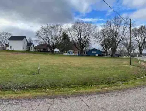 02 Lakeshore Dr W, Hebron, OH 43025