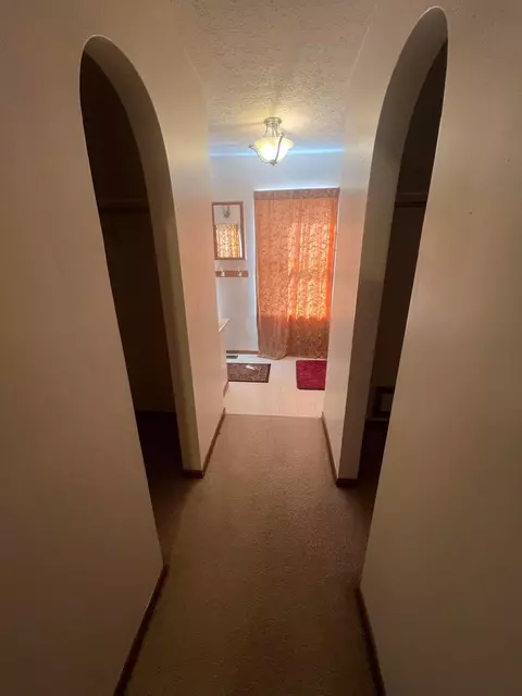 Entry Way - 10 E Fieldstone Dr, Pataskala, OH 43062 photo 2 of 3