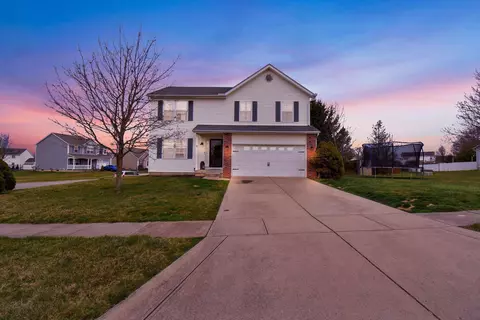 328 Enos Loomis St, Pataskala, OH 43062