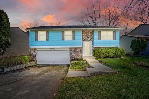 1300 Saffron Pl, Galloway, OH 43119