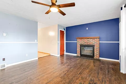 Living - 61 David St, Delaware, OH 43015 photo 2 of 3
