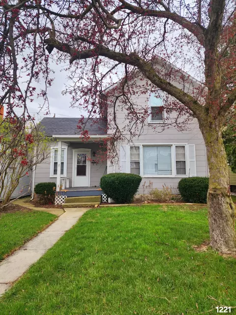 1221 W State St, Fremont, OH 43420