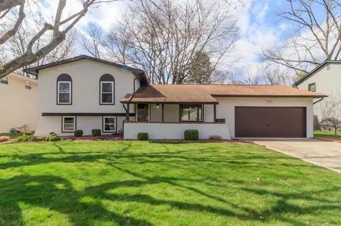 389 Lyncroft Dr, Gahanna, OH 43230